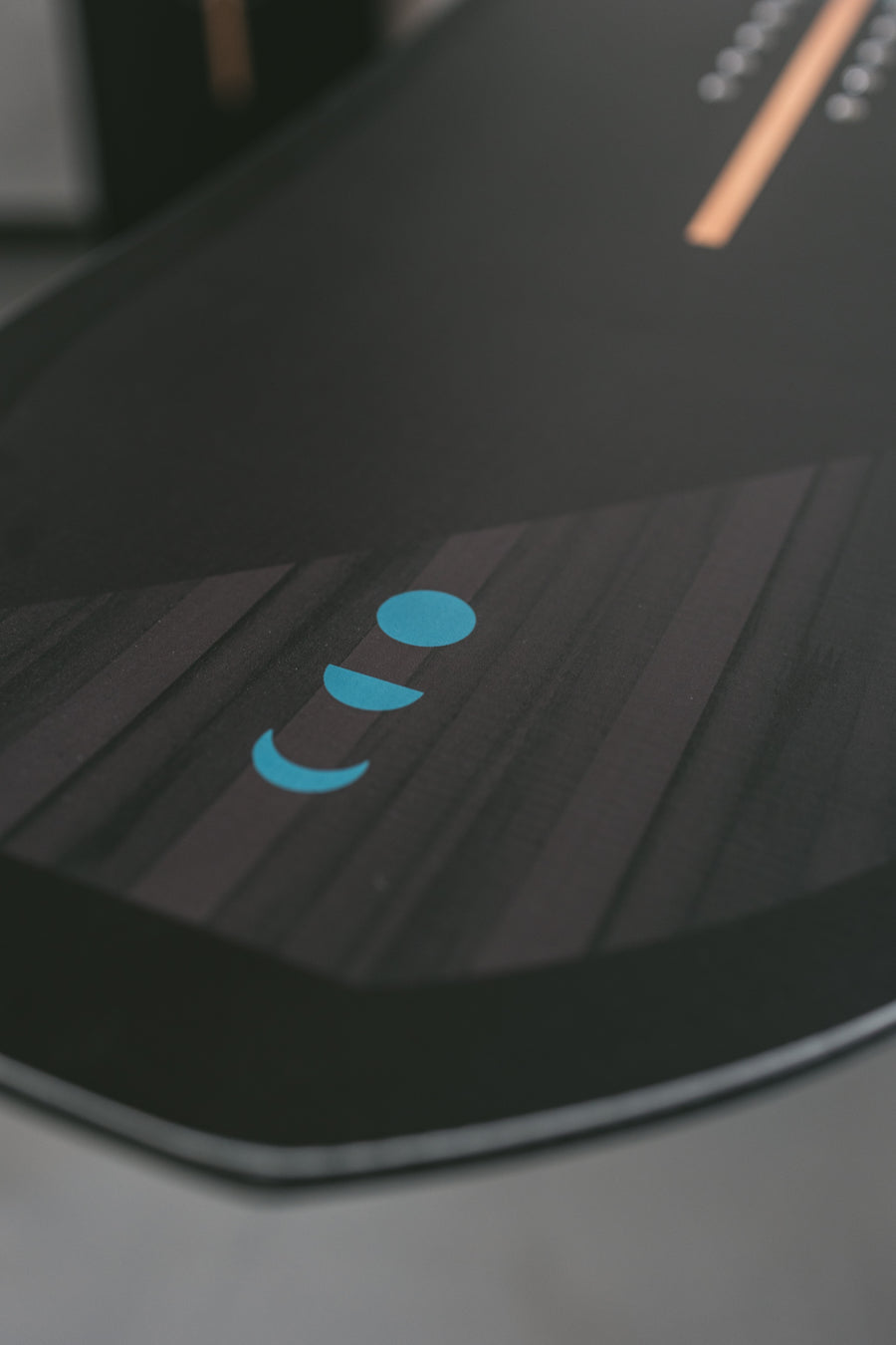 Malibu Black / Gold Edition – Moonchild Snowboards