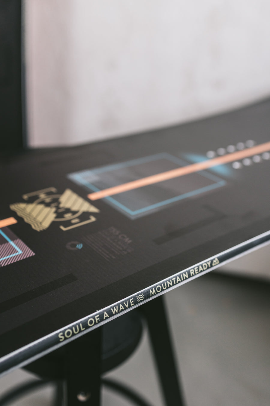 Malibu Black / Gold Edition – Moonchild Snowboards